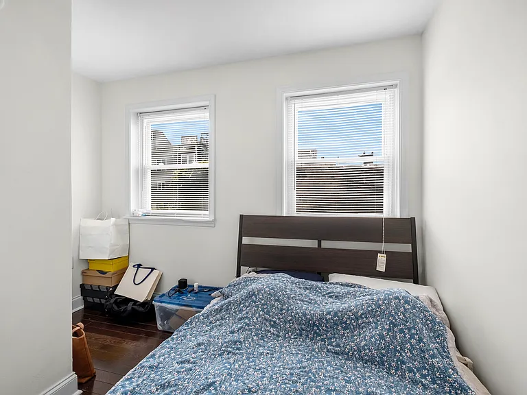 2046 Fitzwater St #2 — Photo 11