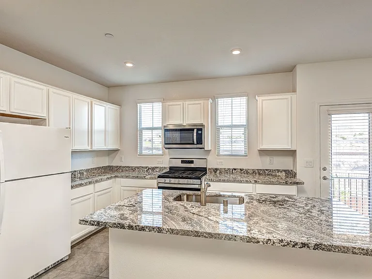 624 Sedum Ave — Photo 4