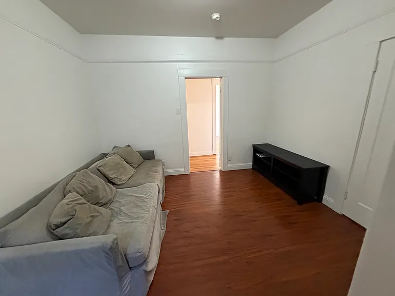 810 Taraval St #C — Photo 6
