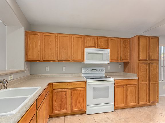 4th image of 14054 N 133rd Ln