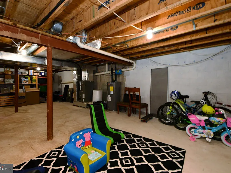 800 Beacon Ct — Photo 47