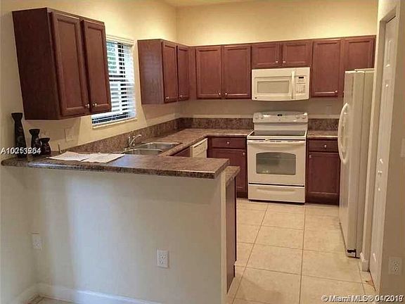 5th image of 394 NE 37th Ave #0