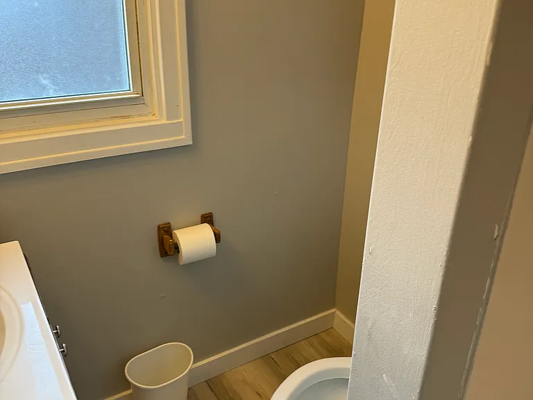 7th Pl — Photo 2