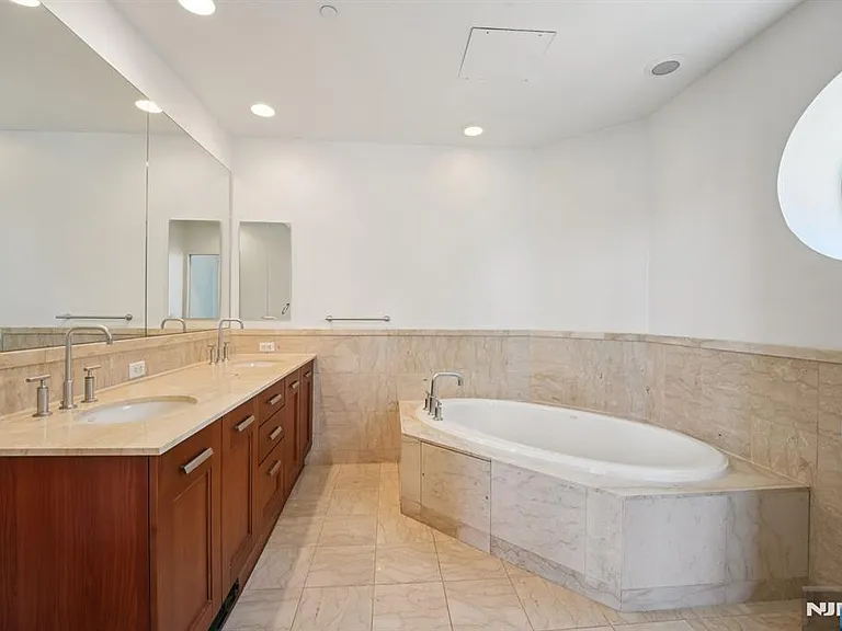 8100 River Rd #209 — Photo 17