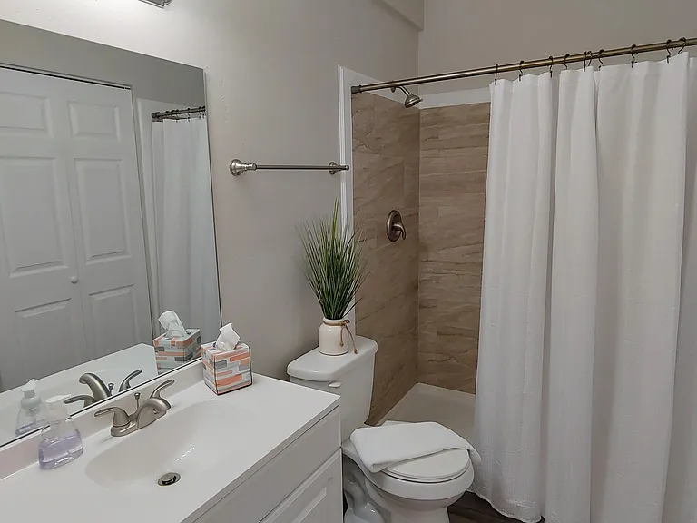 309 Pacific Ave SW #1 — Photo 5