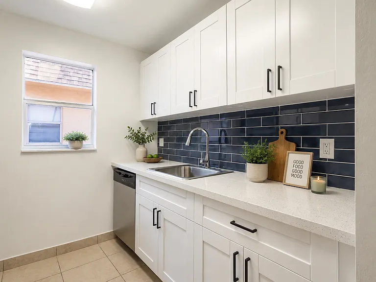 450 SW 2nd Ave #215 — Photo 13