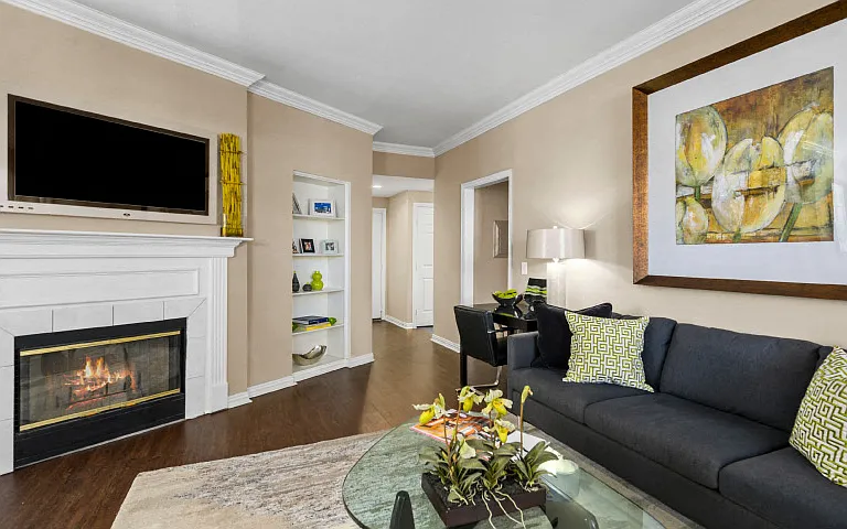 Lanesborough Apartments — Photo 17