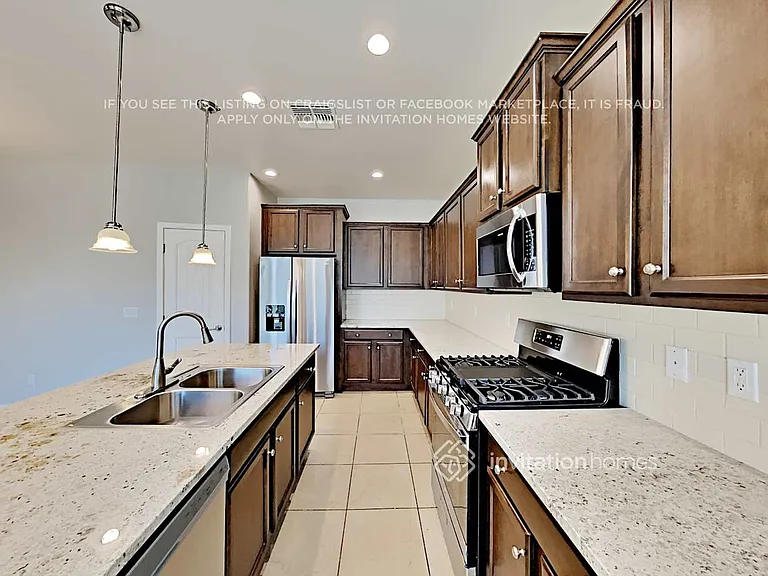2713 S Valle Verde — Photo 9