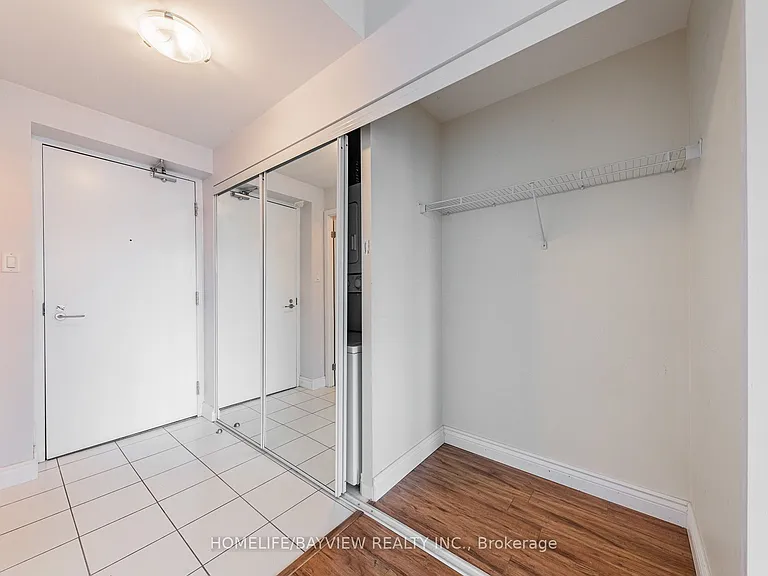 38 Grenville St #2405 — Photo 5