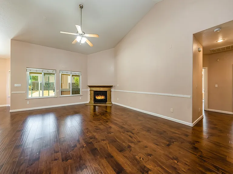 5857 W Millbrae Ave — Photo 7