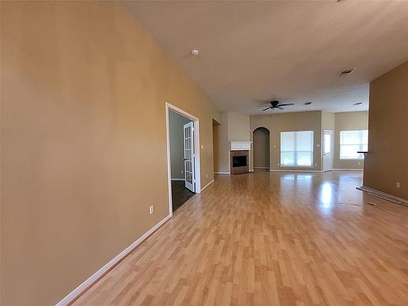 3rd image of 11115 Creekline Green Ct