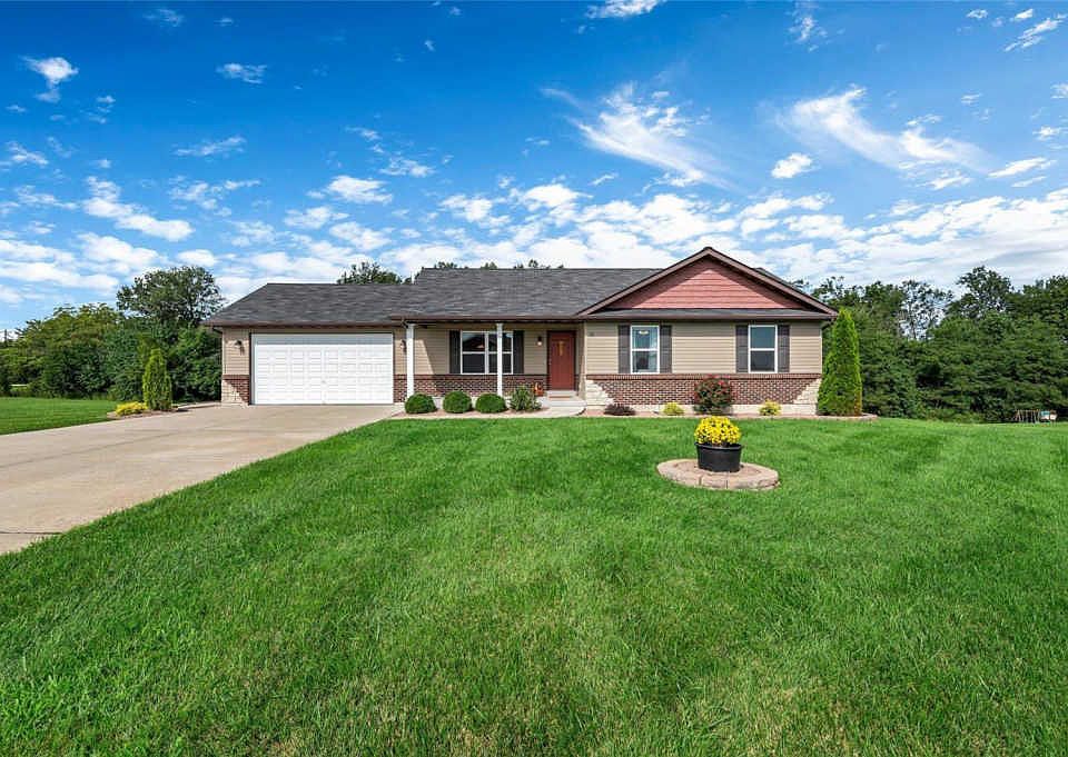 1st image of 35 Moore Estates Ct