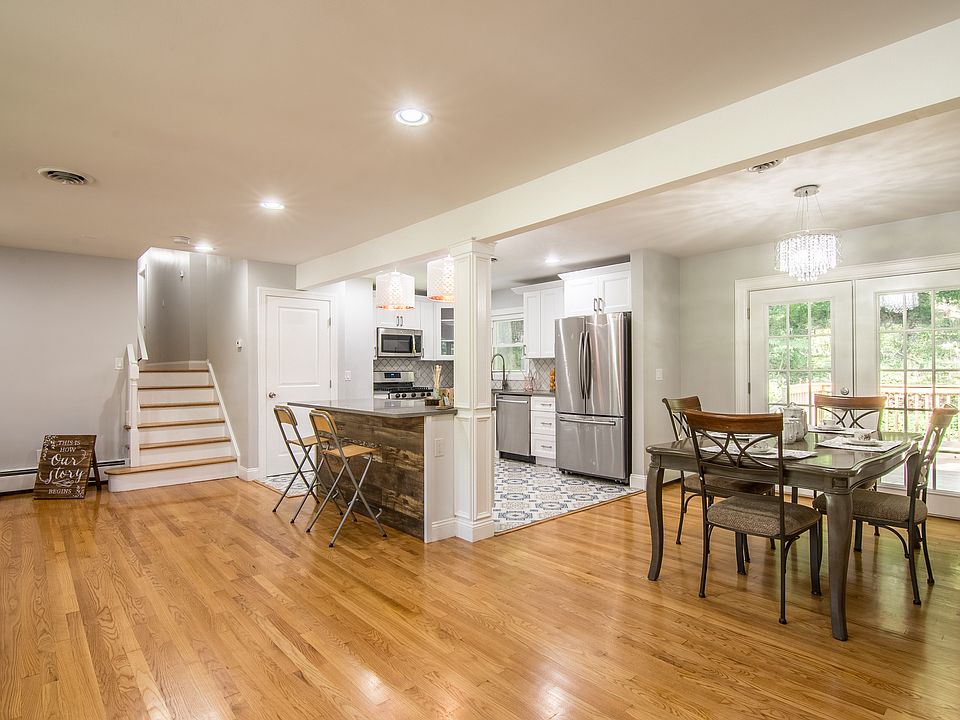 1st image of 562 Lafayette Ave