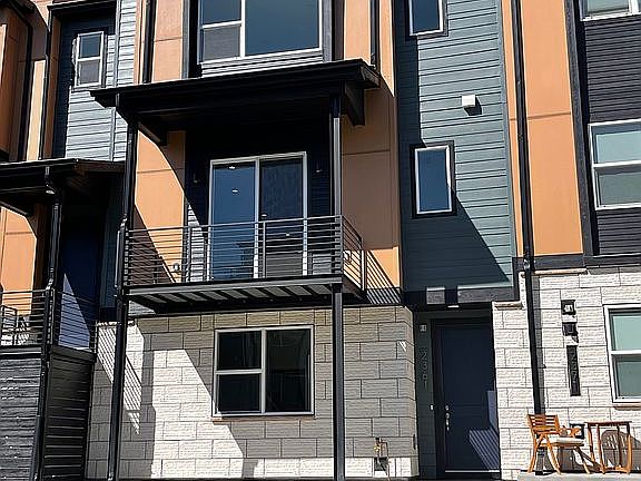 3rd image of 2361 Junegrass Ln