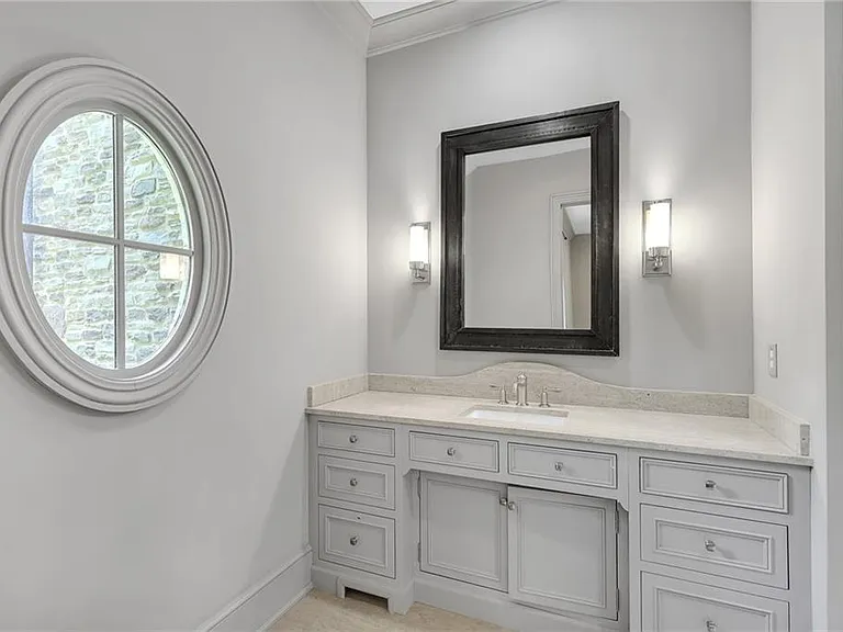 425 Broadland Rd NW — Photo 38