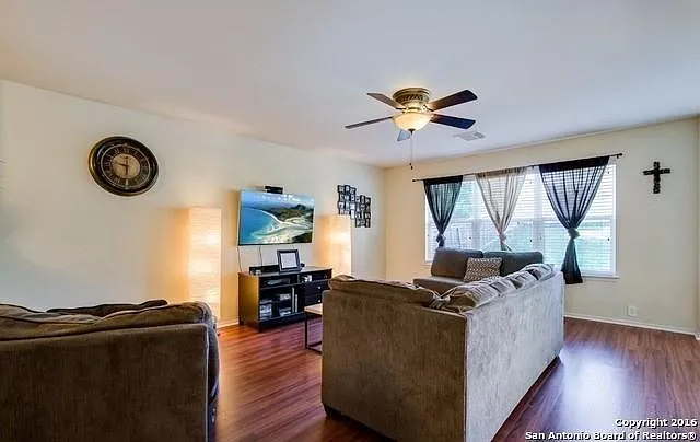 9418 Wolf Point — Photo 6