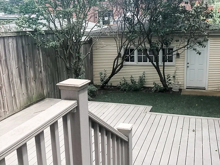 3319 N Southport Ave — Photo 15