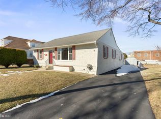 9220 Gillespie St, Philadelphia, PA 19114