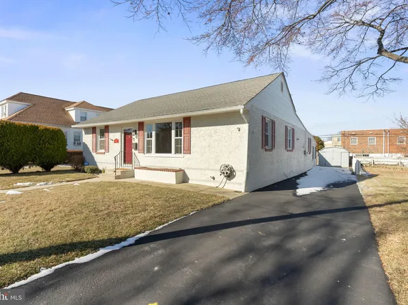 9220 Gillespie St, Philadelphia, PA 19114
