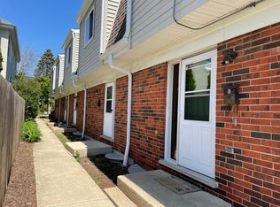 526 W Wesley St UNIT B, Wheaton, IL 60187