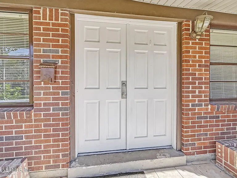3223 Victoria Park Rd — Photo 5