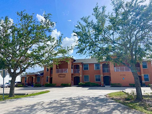 2nd image of 1126 SW 47th Ter APT 102