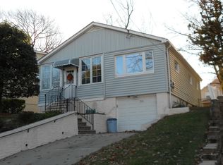 200 Lindenwood Rd, Staten Island, NY 10308