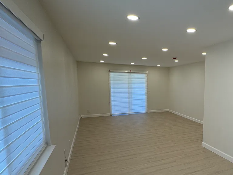 1126 Steinway Ave — Photo 18