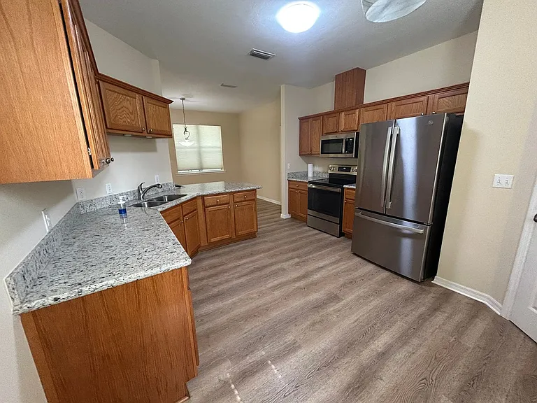 11570 NW 74th Ter #285 — Photo 6