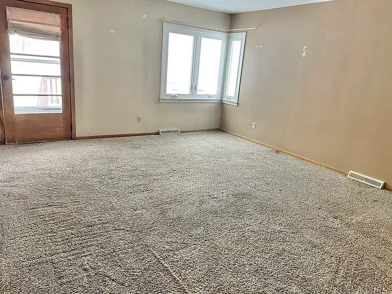 7689 Albion Rd #2 — Photo 4