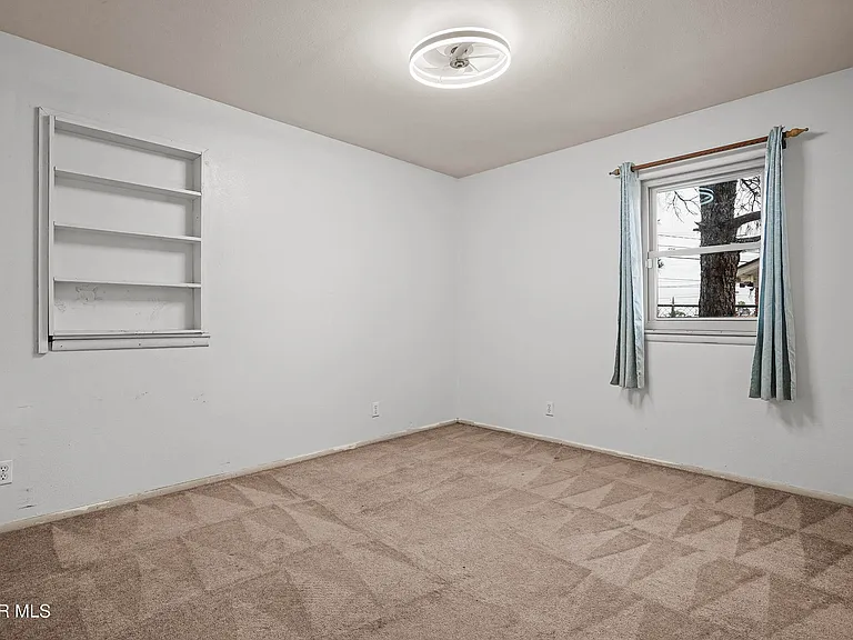 10372 Shenandoah St — Photo 11