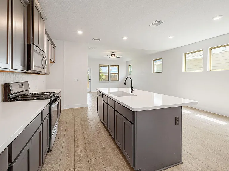 6111 Dumfries Ln — Photo 12