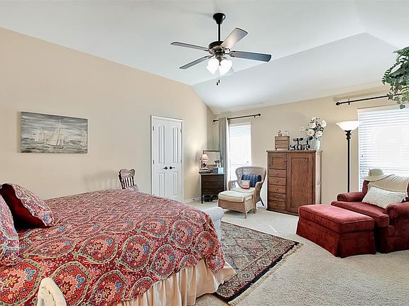 5th image of 10217 Blackberry St