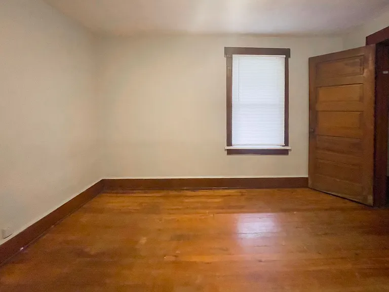 1405 W Jackson St — Photo 30