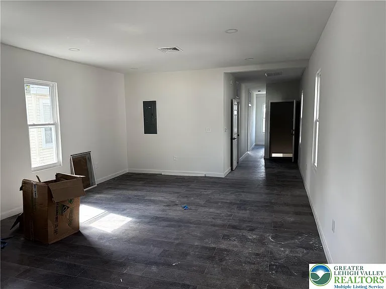 729 3rd St — Photo 9
