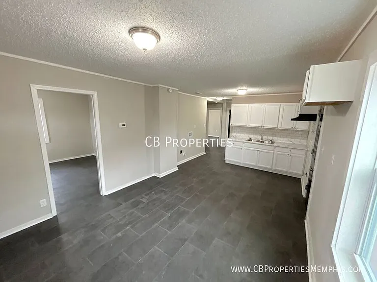 2971 Forest Ave — Photo 3