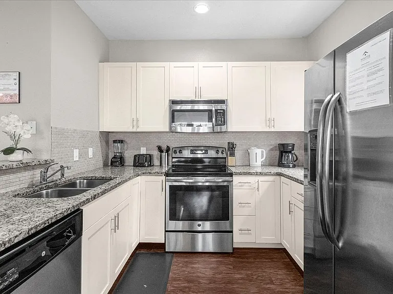 5350 Diplomat Ct #108 — Photo 11