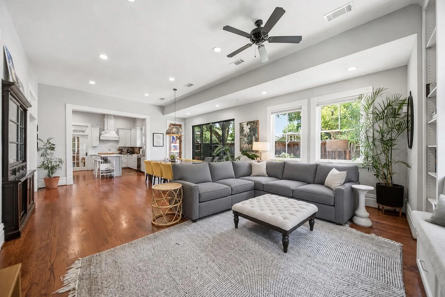 4 bed, 3.0 bath, 2322 sqft, $7,500 — Photo 4