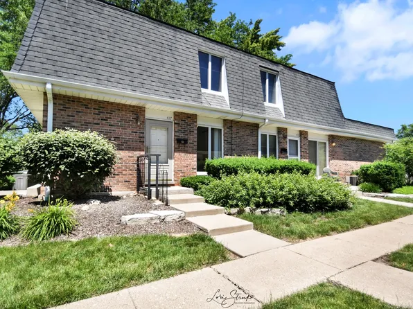 417 Sunnybrook Ln, Wheaton, IL 60187