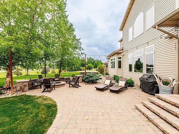 3rd image of 5827 Silverleaf Dr S