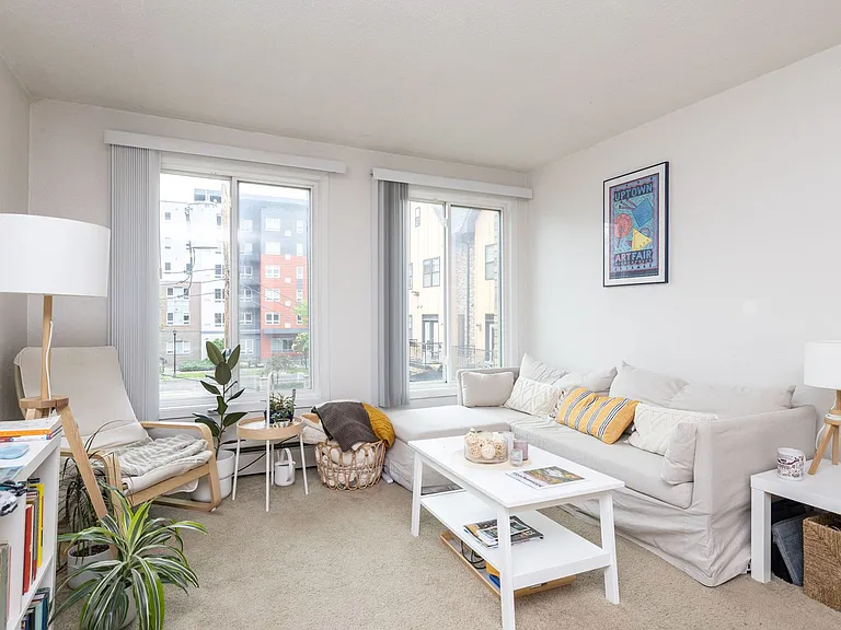Campus East Apartments: Your Perfect Home Near U of M Twin Cities! — Photo 20