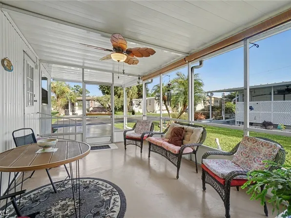 881 Homestead Dr, North Fort Myers, FL 33917