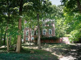 1911 Charbdin Pl, Louisville, KY 40207