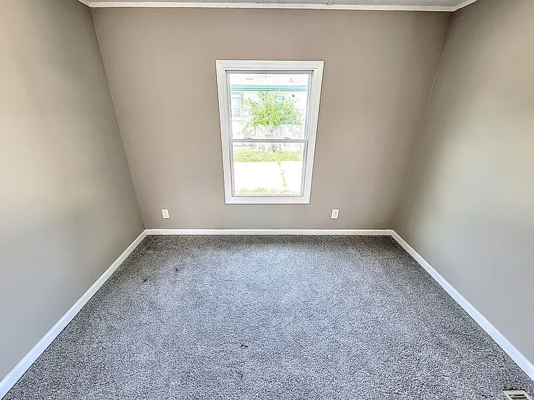 1154 W Barry Ln — Photo 13
