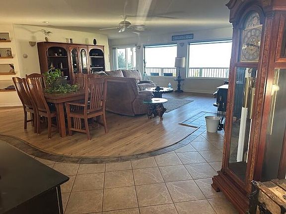 4th image of 336 Nob Hill Rd