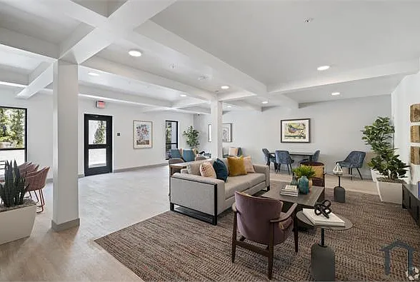 600 Roble Ave #411 — Photo 4