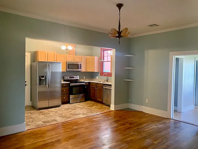 3 bed, 2.5 bath, 1600 sqft, $1,650 — Photo 4