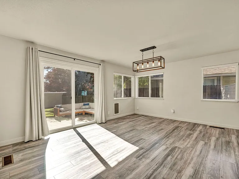 7554 Wheeldale Cir — Photo 9