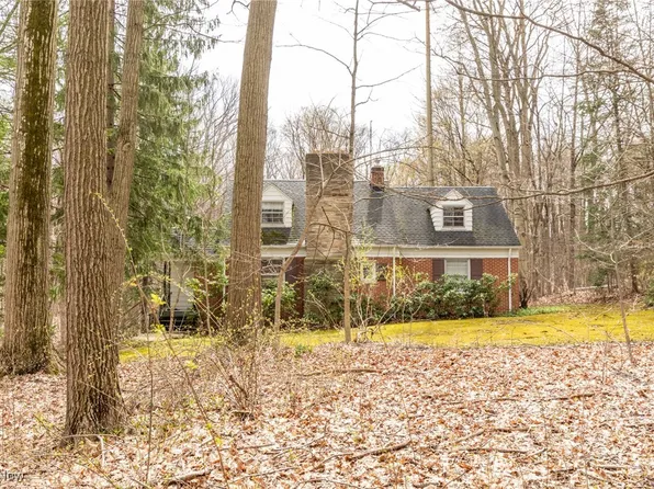 31870 Hiram Trl, Chagrin Falls, OH 44022