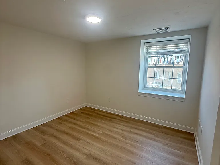 11 Front St #7 — Photo 4